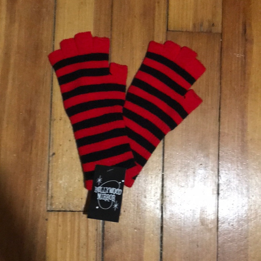 NWT Hollywood Mirror Striped Fingerless Gloves